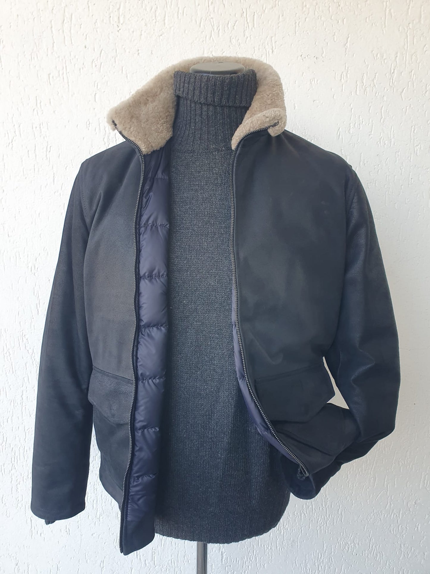 Giacca in Renna Vintage Blu con Collo in Montone e Interno in Vera Piuma d'Oca