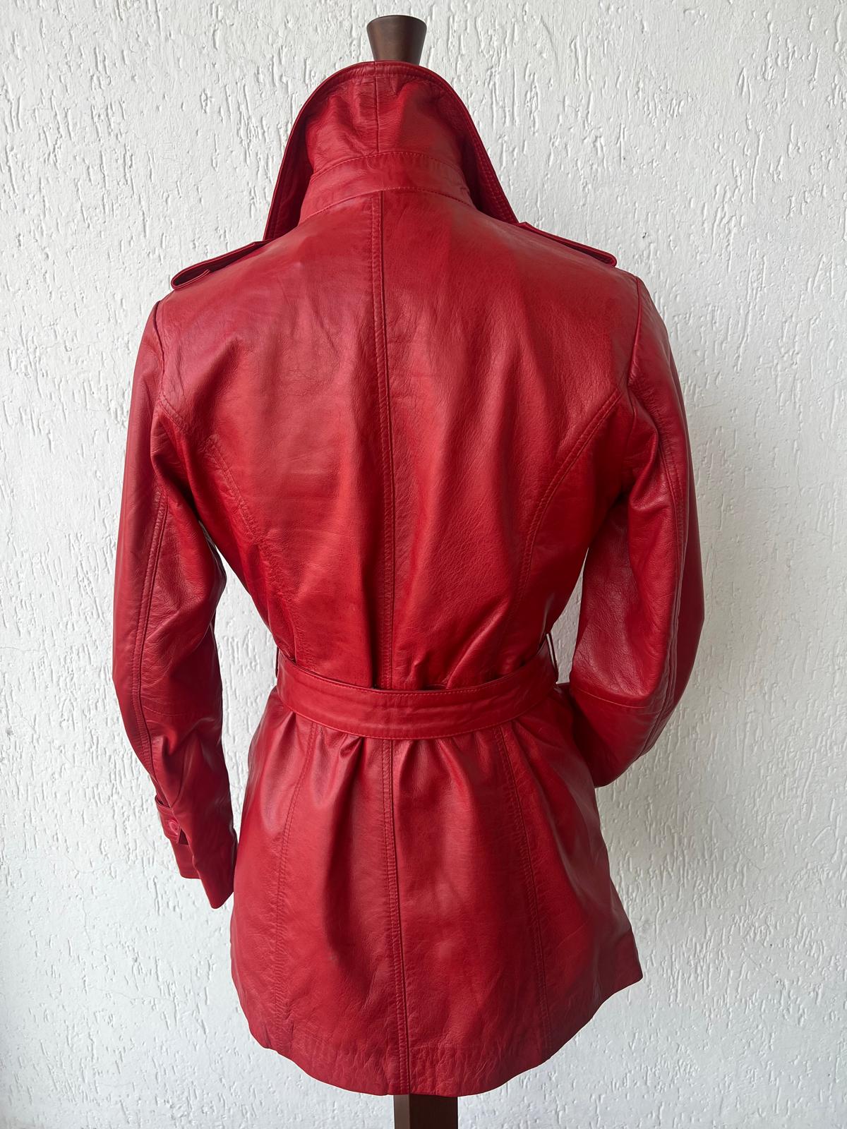 Trench da Donna Monica con Cintura e Bottoni in Tinta